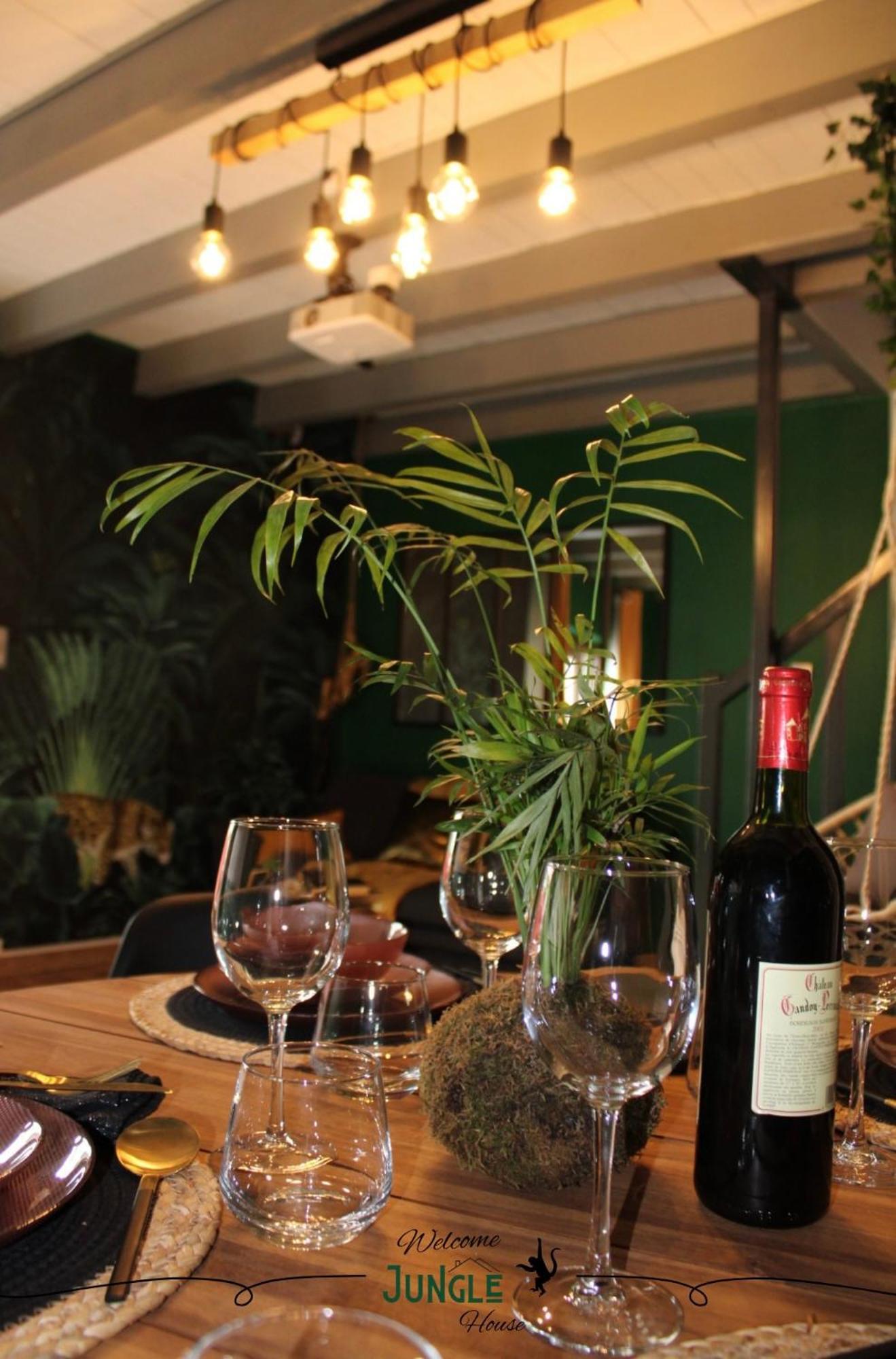 Maison "Jungle House" 90 M2 Billard, Retroprojecteur, Bar A Jeux , Vinyle, Wifi Fibre, Ideal Pro & Famille A Montbrison Eksteriør bilde