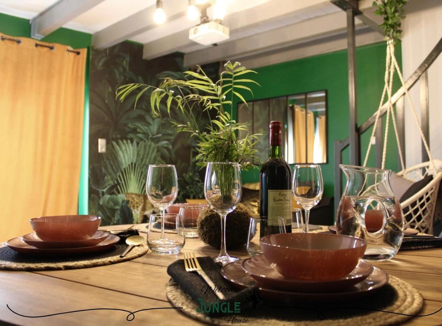 Maison "Jungle House" 90 M2 Billard, Retroprojecteur, Bar A Jeux , Vinyle, Wifi Fibre, Ideal Pro & Famille A Montbrison Eksteriør bilde
