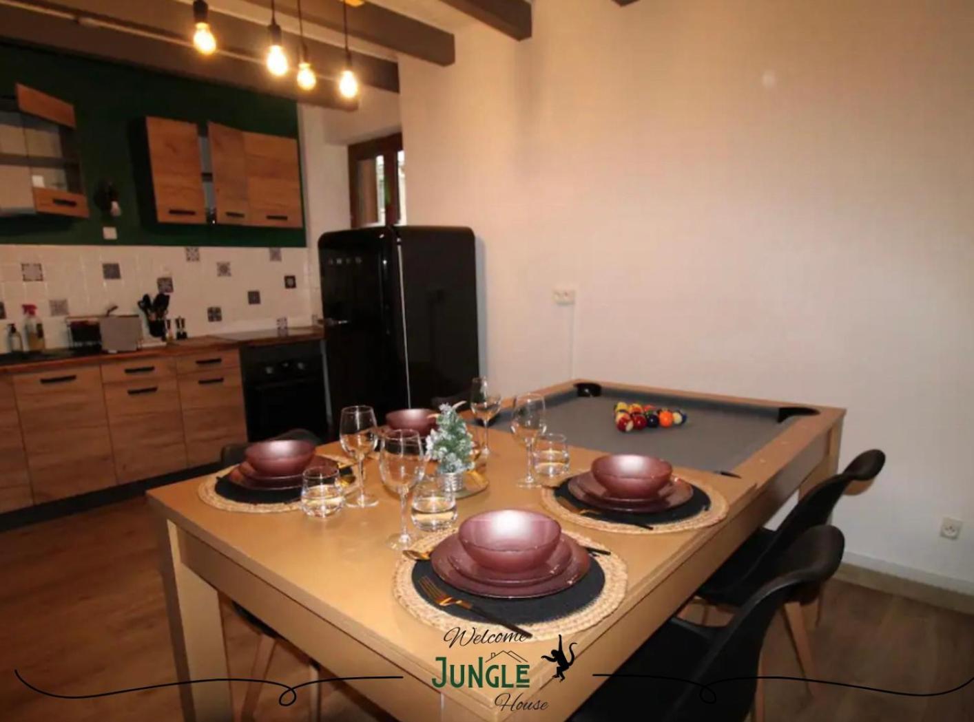 Maison "Jungle House" 90 M2 Billard, Retroprojecteur, Bar A Jeux , Vinyle, Wifi Fibre, Ideal Pro & Famille A Montbrison Eksteriør bilde