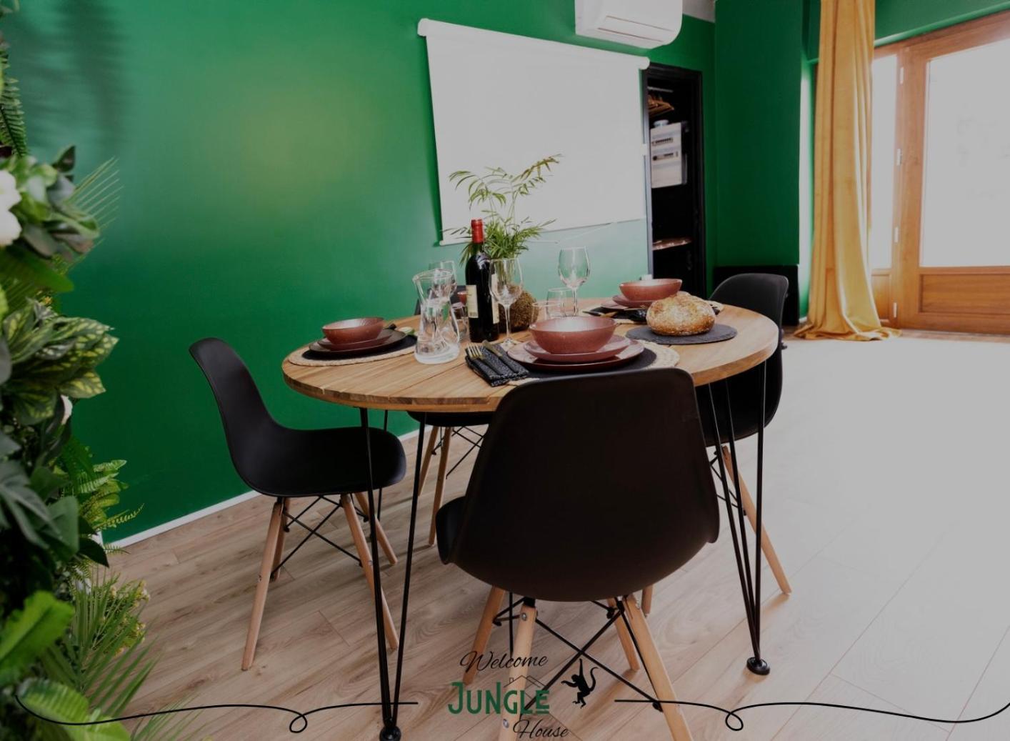 Maison "Jungle House" 90 M2 Billard, Retroprojecteur, Bar A Jeux , Vinyle, Wifi Fibre, Ideal Pro & Famille A Montbrison Eksteriør bilde