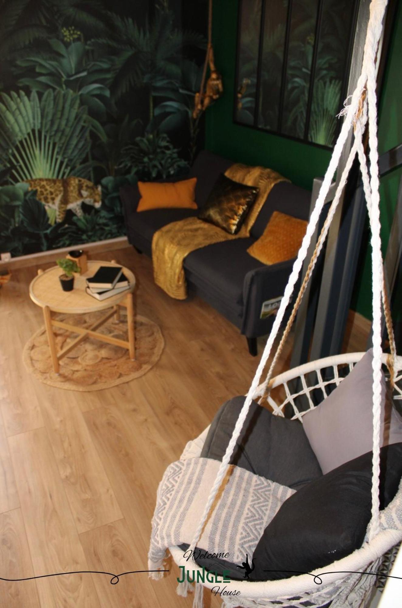 Maison "Jungle House" 90 M2 Billard, Retroprojecteur, Bar A Jeux , Vinyle, Wifi Fibre, Ideal Pro & Famille A Montbrison Eksteriør bilde