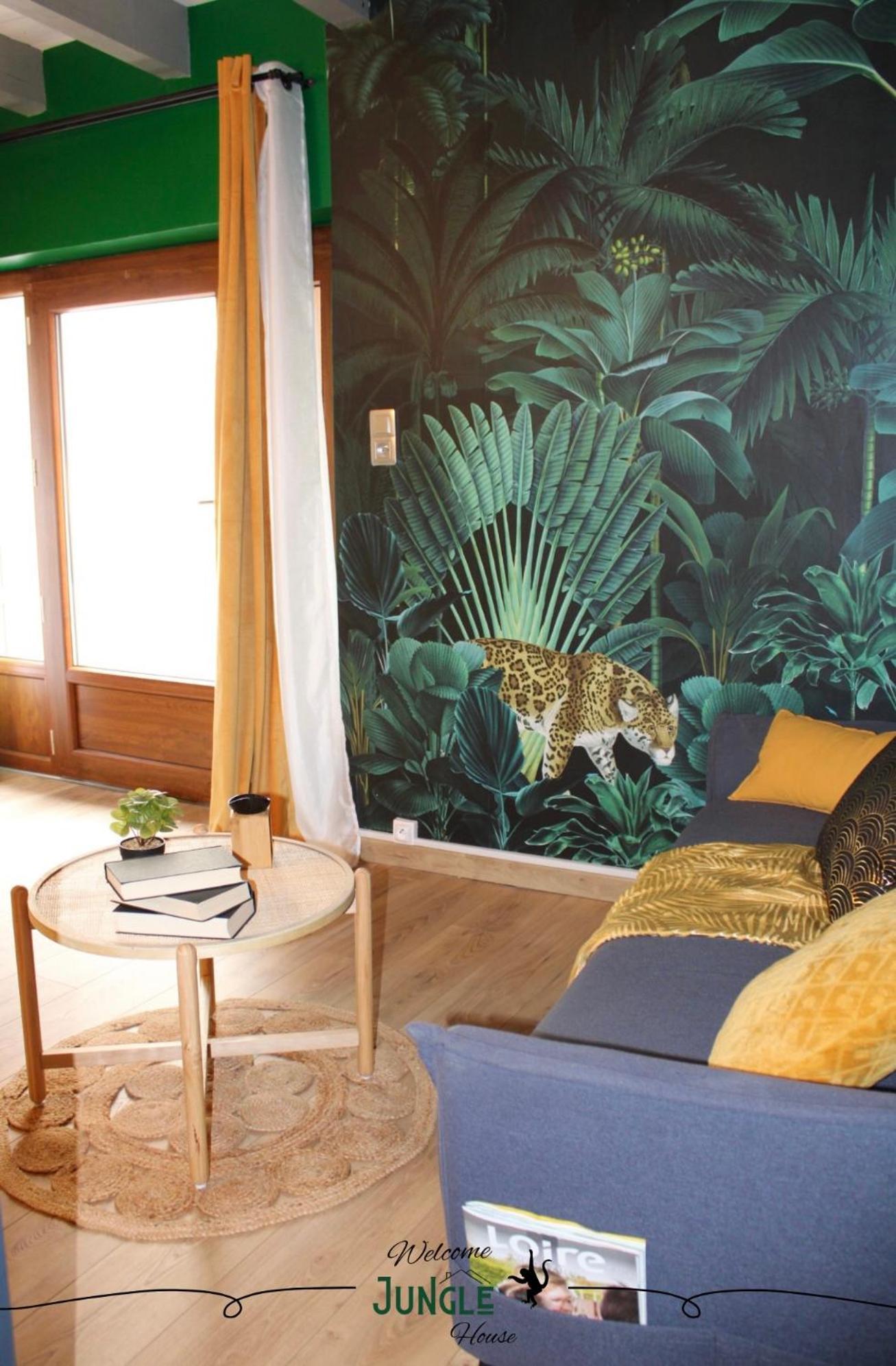 Maison "Jungle House" 90 M2 Billard, Retroprojecteur, Bar A Jeux , Vinyle, Wifi Fibre, Ideal Pro & Famille A Montbrison Eksteriør bilde